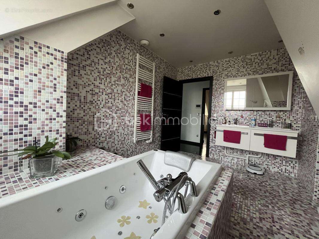Splendide maison contemporaine 7 pièces - avec vue sur le Golf d'Ormesson - photo 8