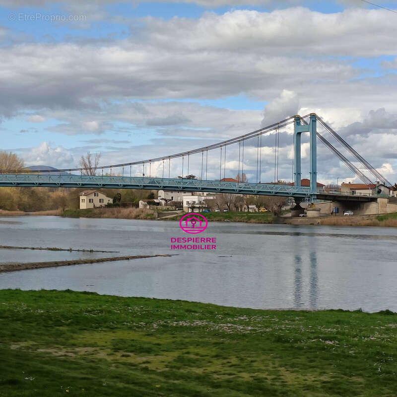 Serrières sur les quais du Rhône studio  entièrement équipé 29m2 au 1er étage - photo 3