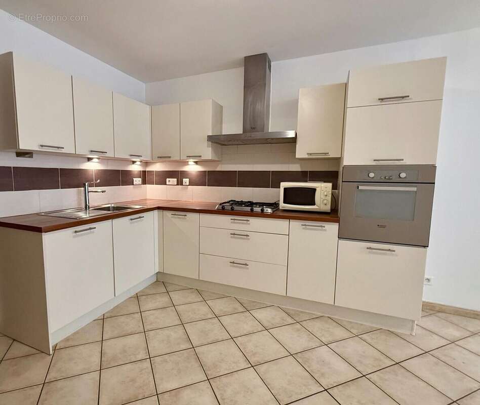 Photo 2 - Maison à COLLOBRIERES