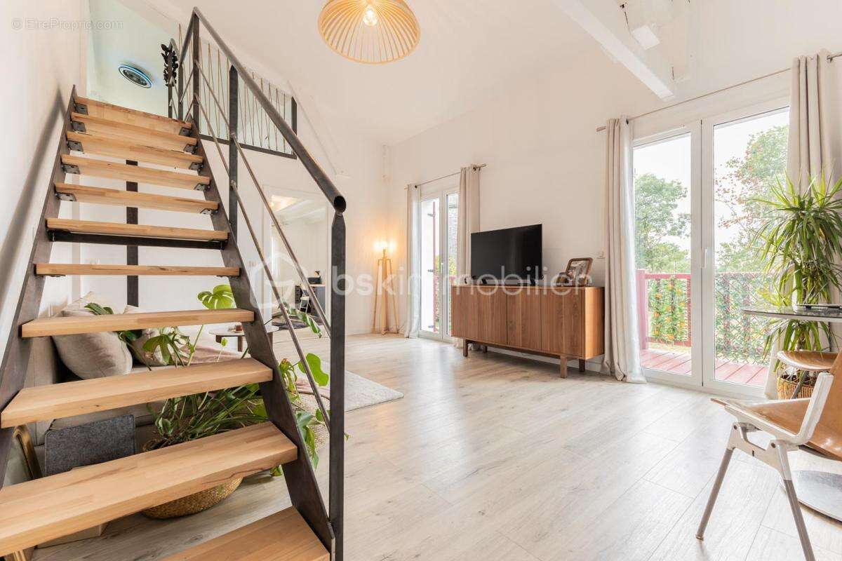 BIARRITZ – Élégante villa familiale rénovée 5 chambres - jardin ombragé  et jacuzzi - photo 16