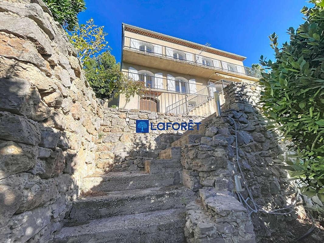 Maison à CARQUEIRANNE