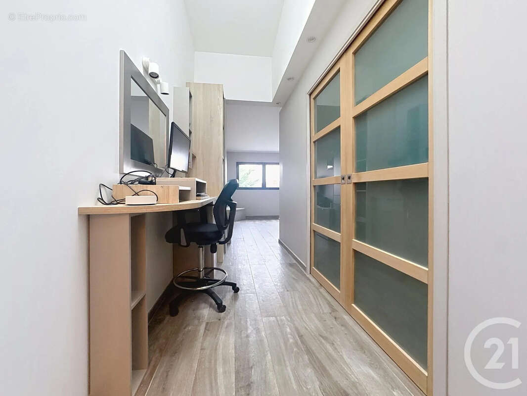 Maison 225 m² à Rosny-Sous-Bois  - photo 15