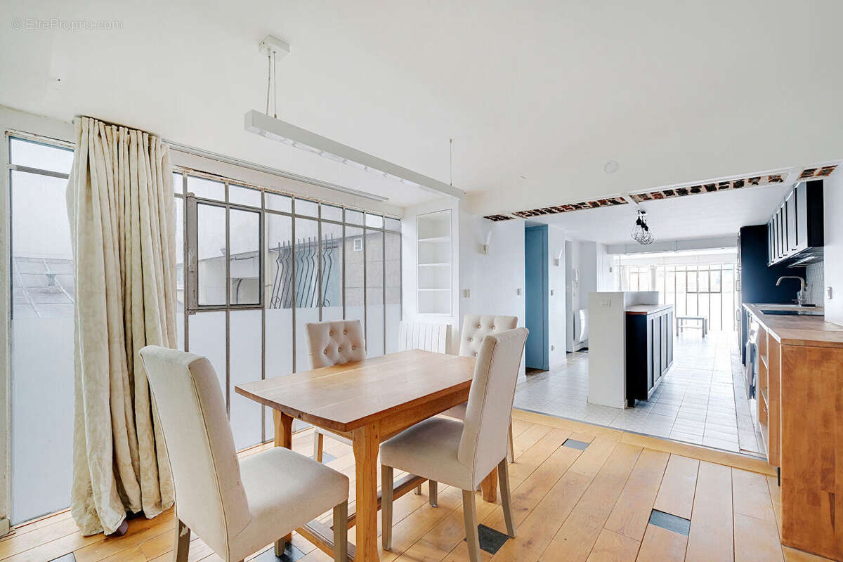 Appartement à PARIS-11E