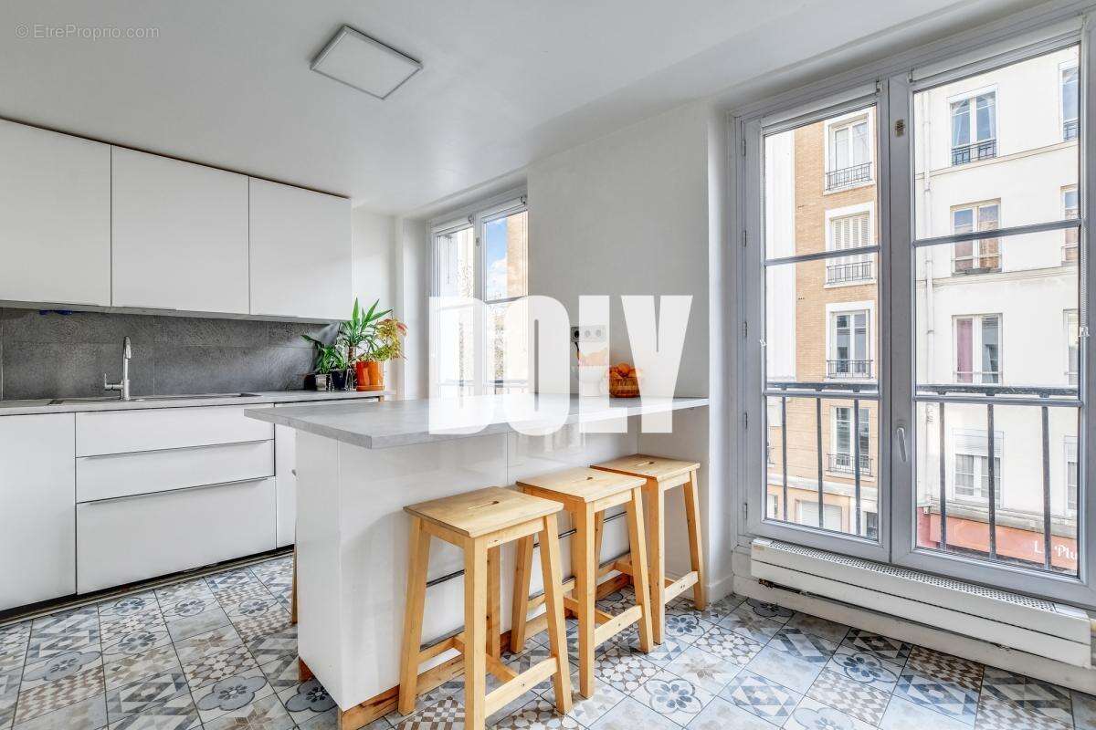 Appartement à PARIS-11E