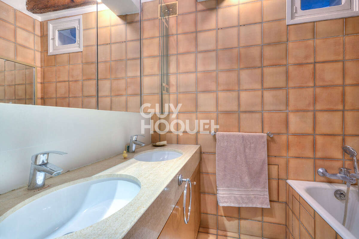 Appartement à PARIS-5E