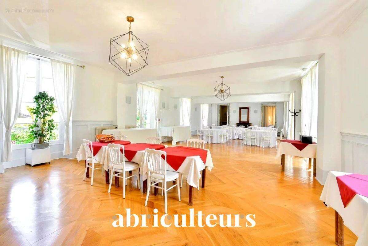 Maison à MORIGNY-CHAMPIGNY