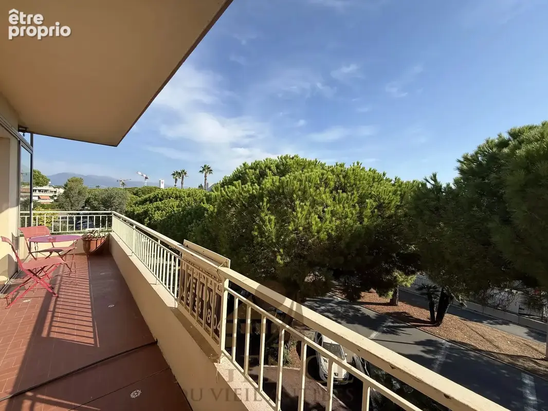 Antibes – 3 pièces 62 m² – 24 m² d’extérieurs – rénové – dernier étage – triple exposition – parking & cave - photo 2