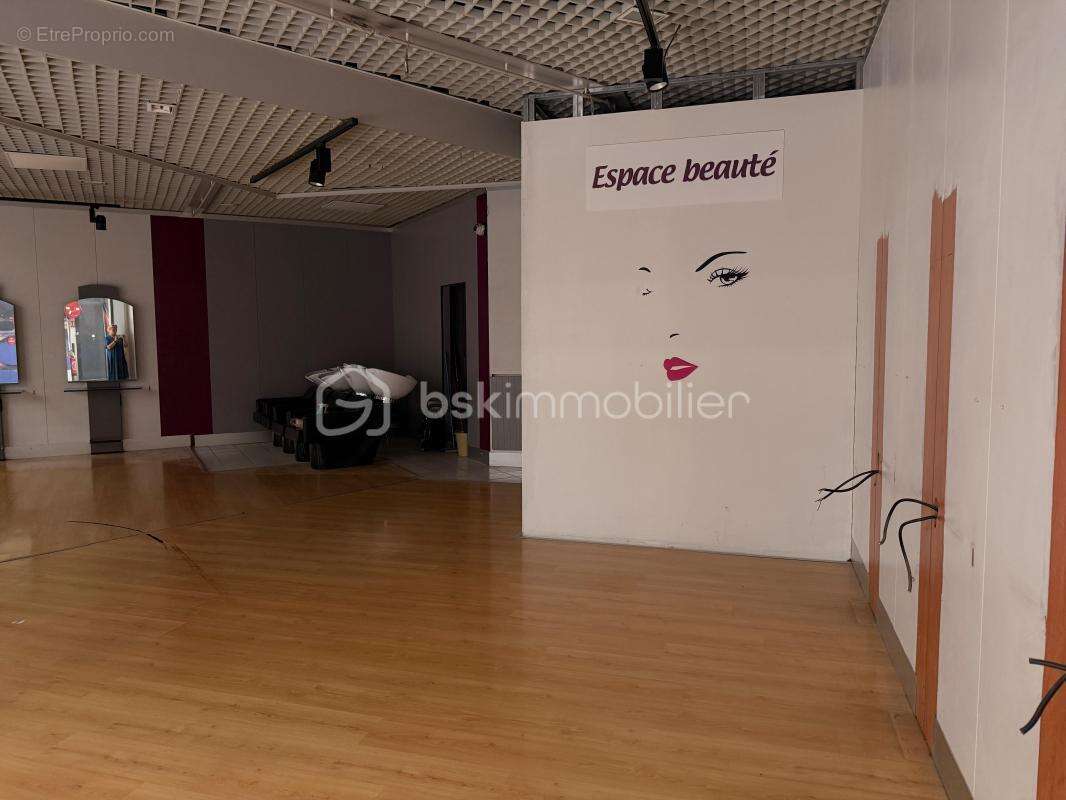 Local commercial de 90m² - photo 6