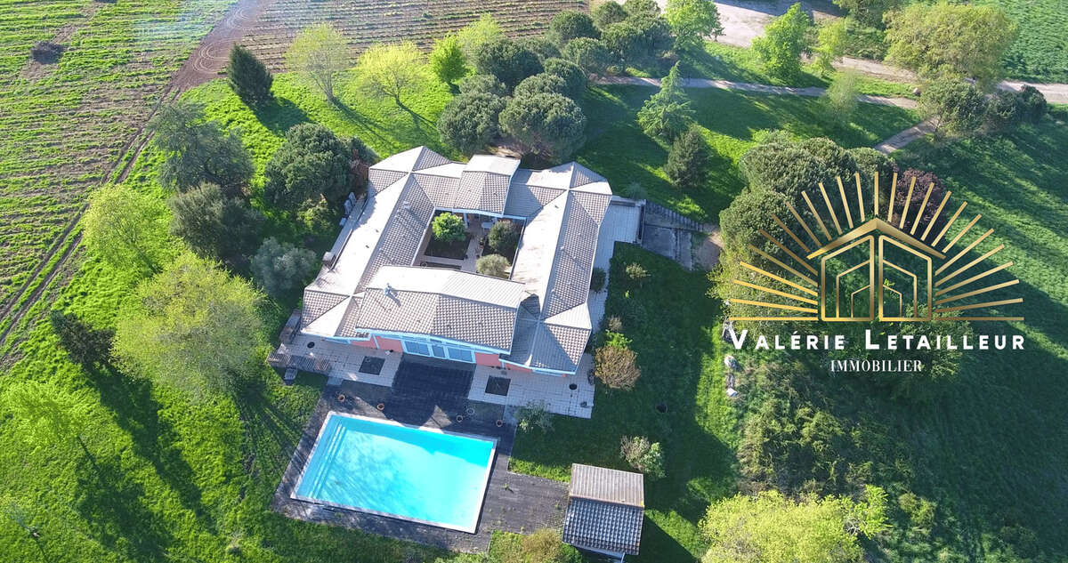 Maison à BEYCHAC-ET-CAILLAU