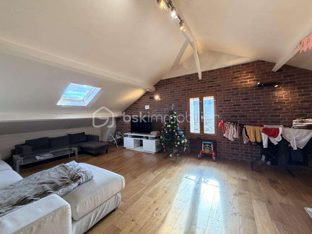 Appartement à CORBEIL-ESSONNES