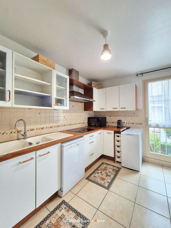 CHARTRES FAUBOURG GUILLAUME - Appartement T2 de 54m2 avec balcon et parking. - photo 4