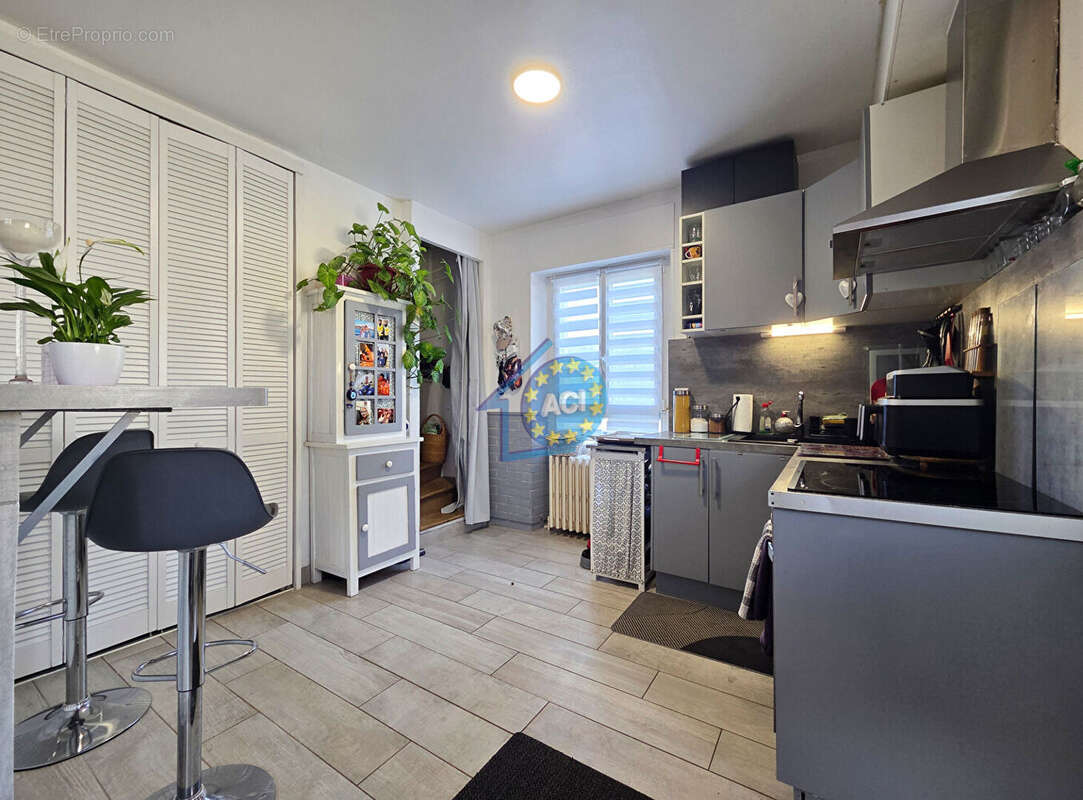 Maison à FOLLAINVILLE-DENNEMONT