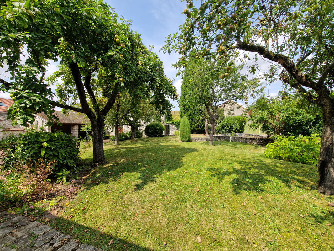 Maison à MONTCHAUVET