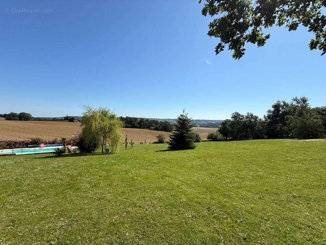 Maison Aire Sur L Adour 6 pièce(s) 151 m2 - photo 3