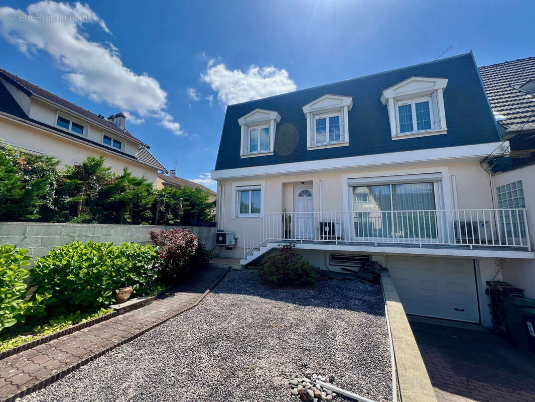 Maison à ATHIS-MONS