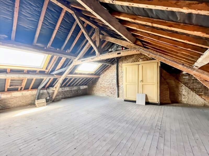 Maison de caractère en briques – 146 m² – Jardin intimiste – Combles aménageables – Centre-ville de Marle - photo 14