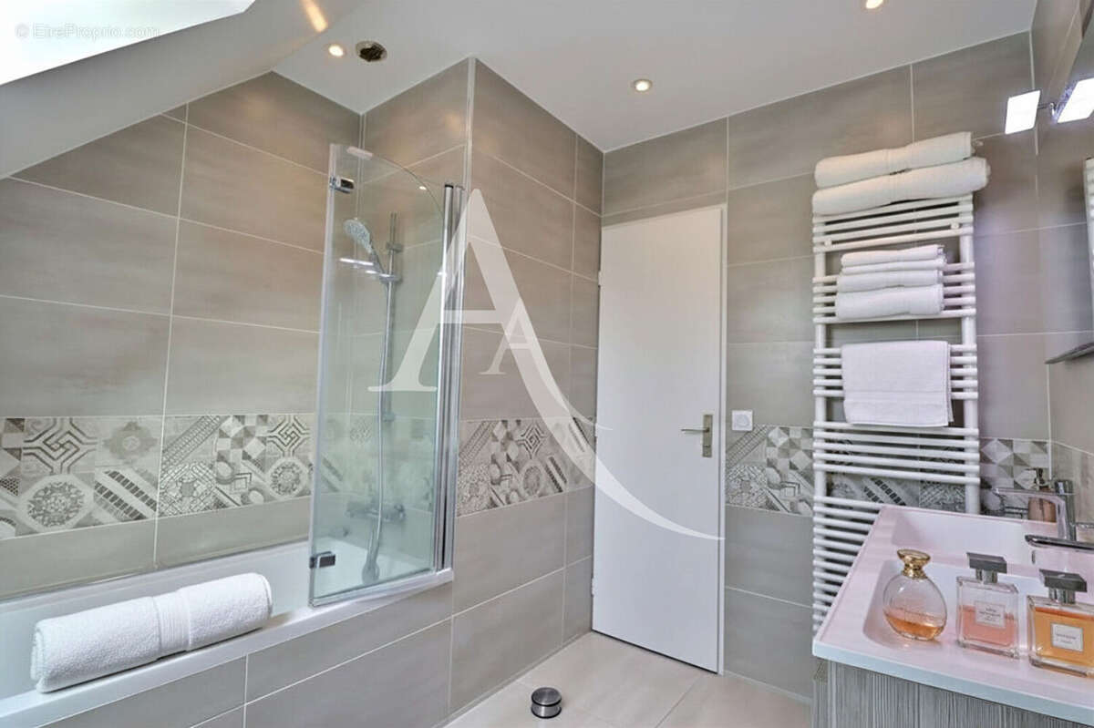 Maison à COURDIMANCHE