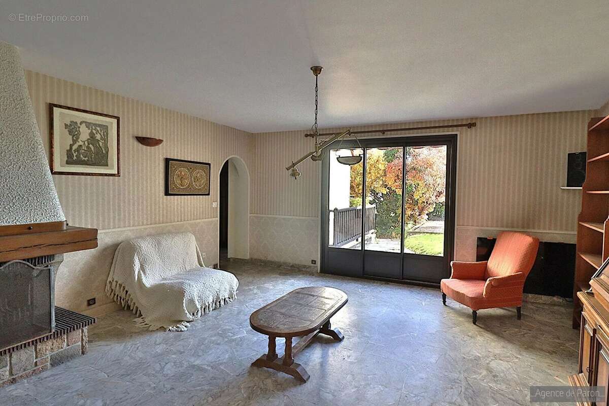 Maison à VERRIERES-LE-BUISSON