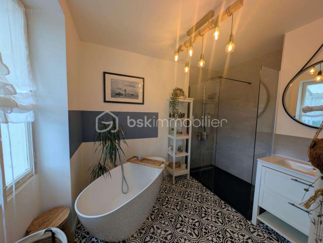 Maison à SAINT-JULIEN-DE-CONCELLES