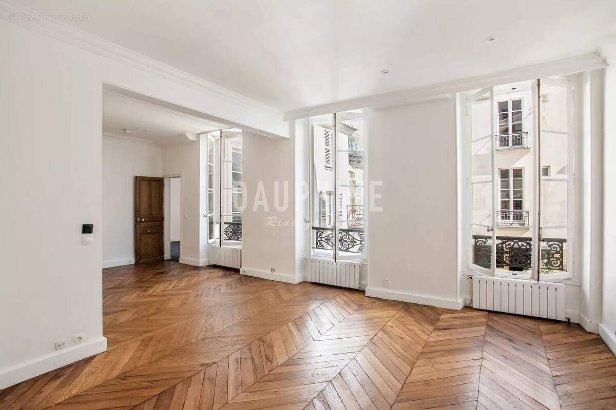 Appartement à PARIS-7E