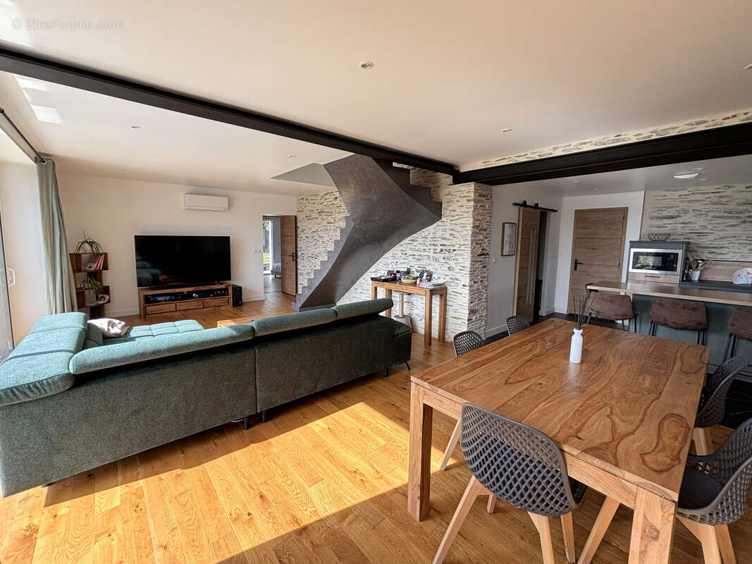 Maison à SAINT-MELAINE-SUR-AUBANCE