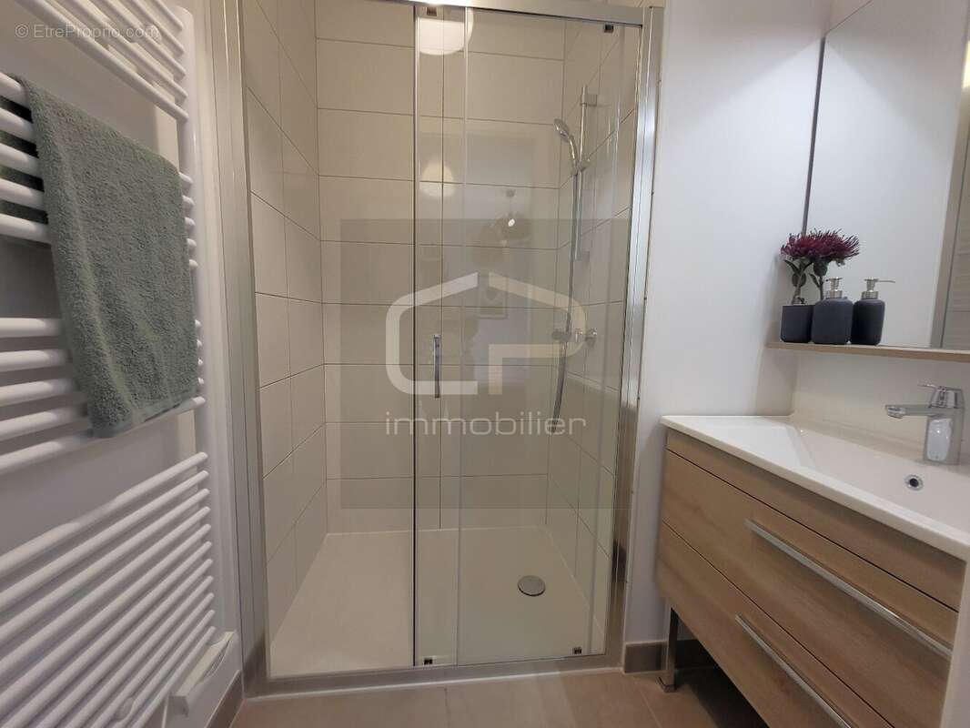 Appartement T4 contemporain  90,57 m²  Annecy-le-Vieux proche lac - photo 8