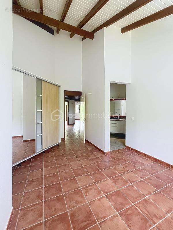 Maison à PETIT-BOURG