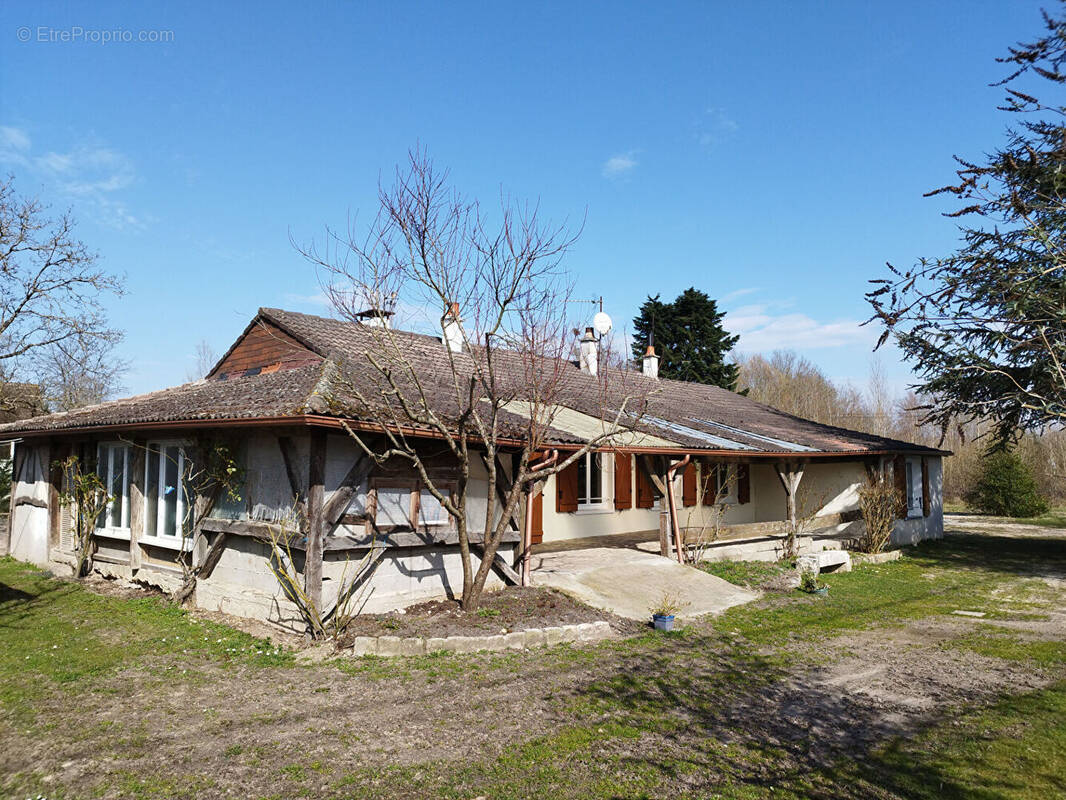 Maison à GIEVRES