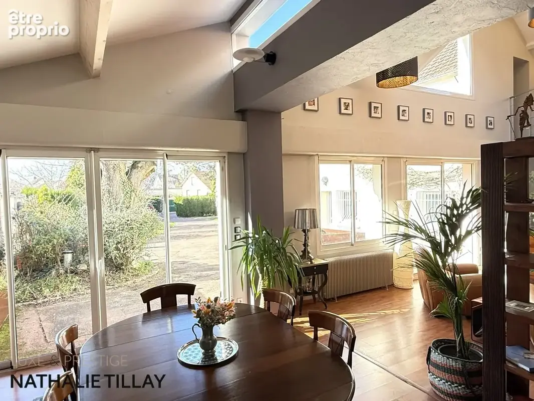 FLEURY LES AUBRAIS, maison familiale à vendre, jardin, garages et stationnements - photo 9