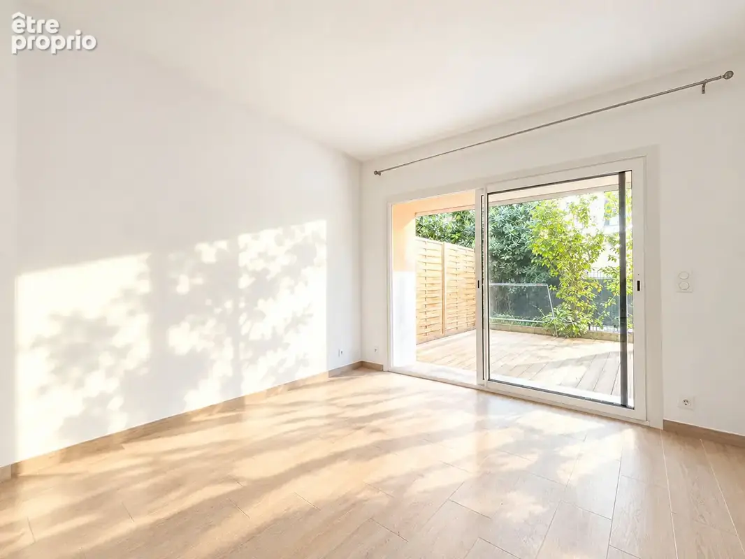 Vallauris - T2 25m² - Jardin 20m² - Cave - Calme - photo 1