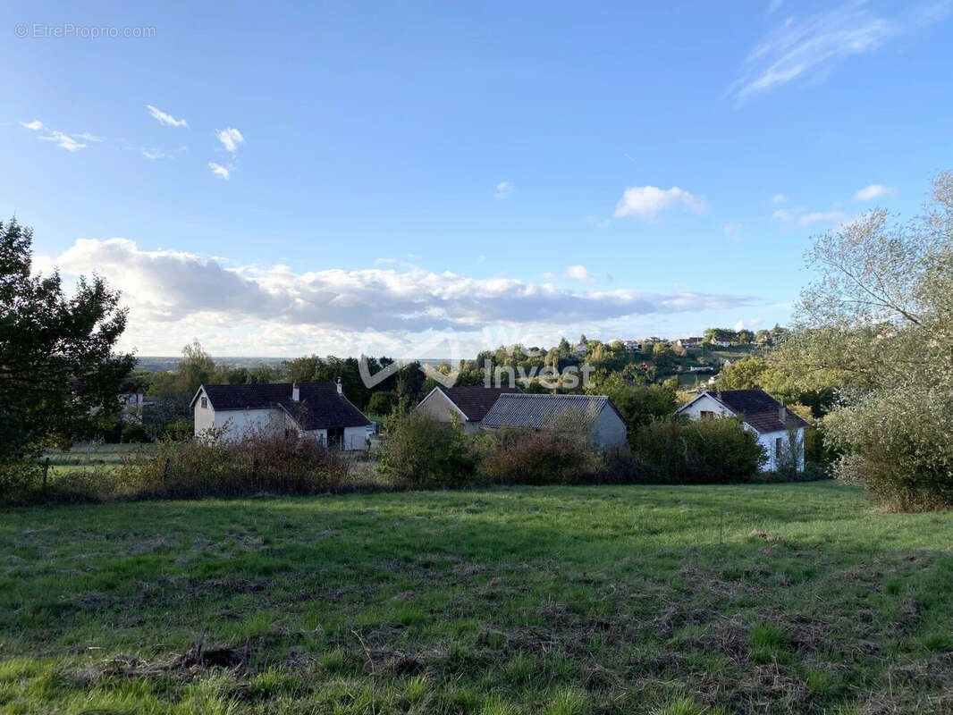 Terrain à SAINT-YORRE