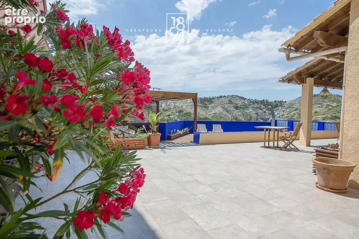 Vue mer – Maison de type 6 de 194 m² sur 1 250 m² de terrain avec piscine, studio indépendant et double garage - photo 22