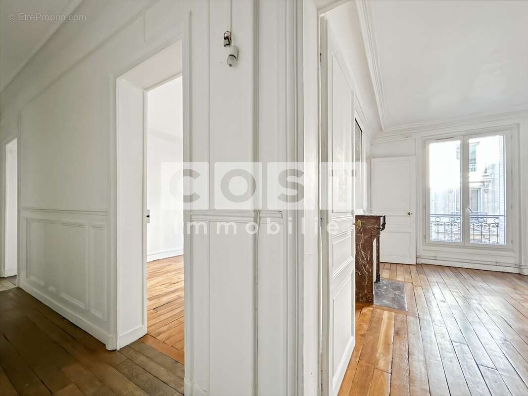 Appartement à PARIS-17E