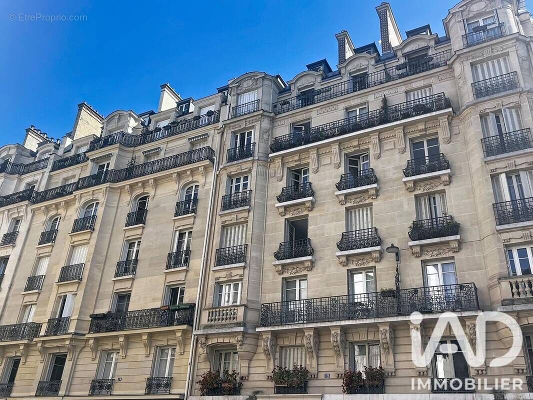 Photo 1 - Appartement à PARIS-8E