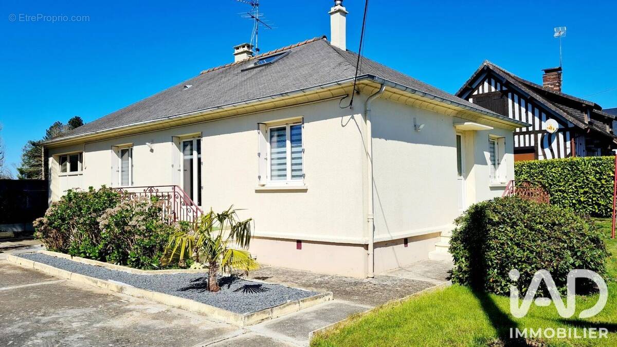 Photo 1 - Maison à SAINT-GATIEN-DES-BOIS