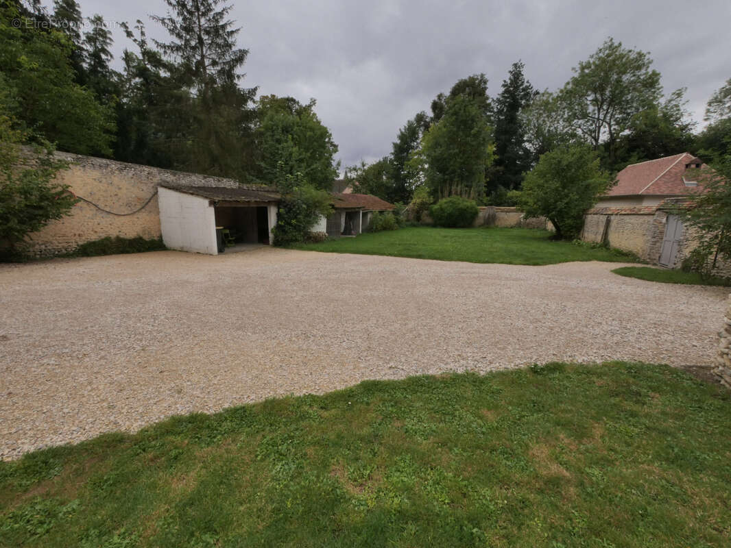 Maison à BERCHERES-SUR-VESGRE