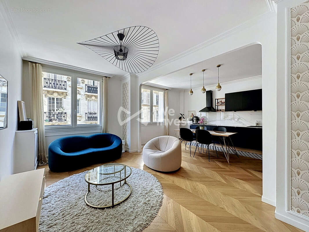 Appartement à PARIS-16E