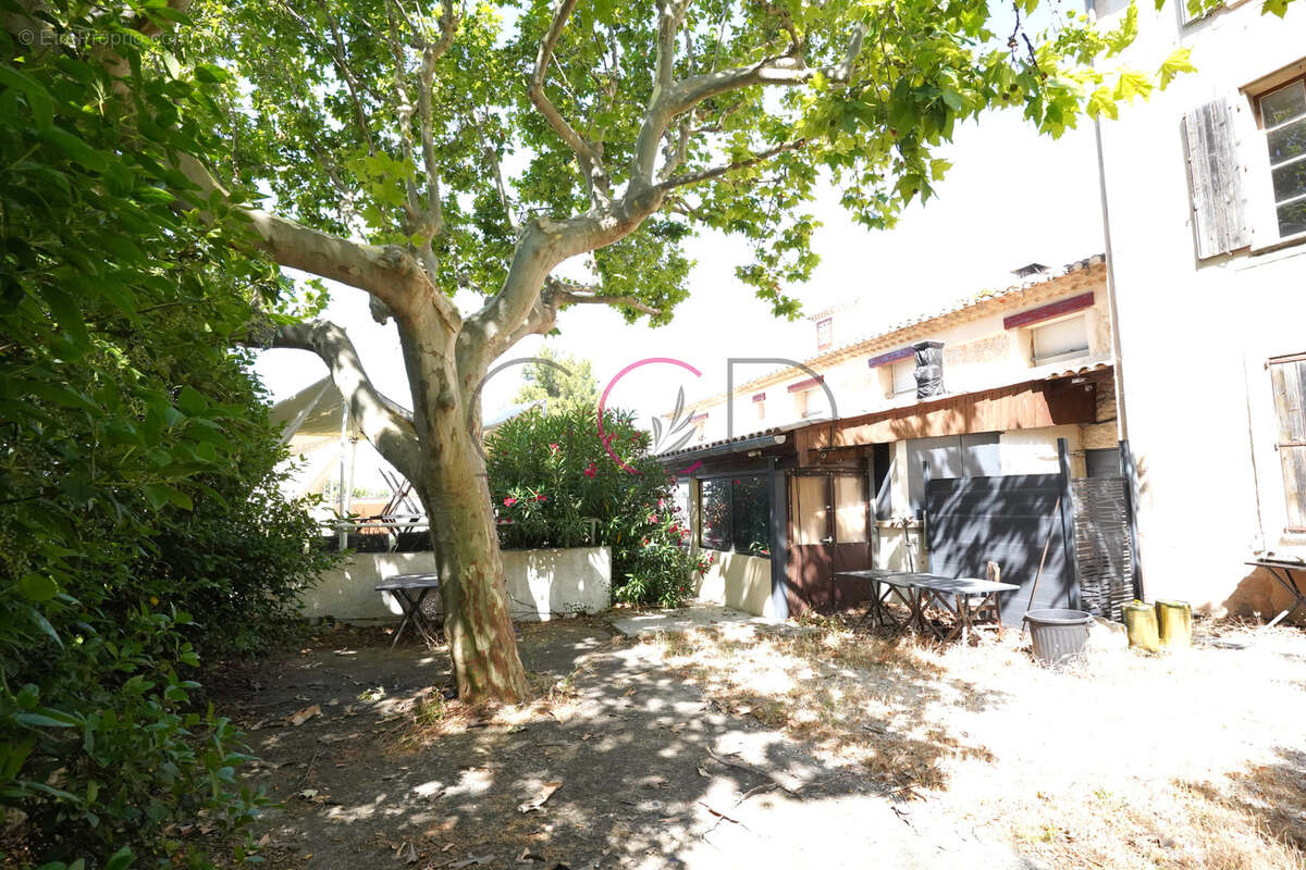 Restaurant clé en main avec terrasse panoramique et fort potentiel   Velaux - photo 12