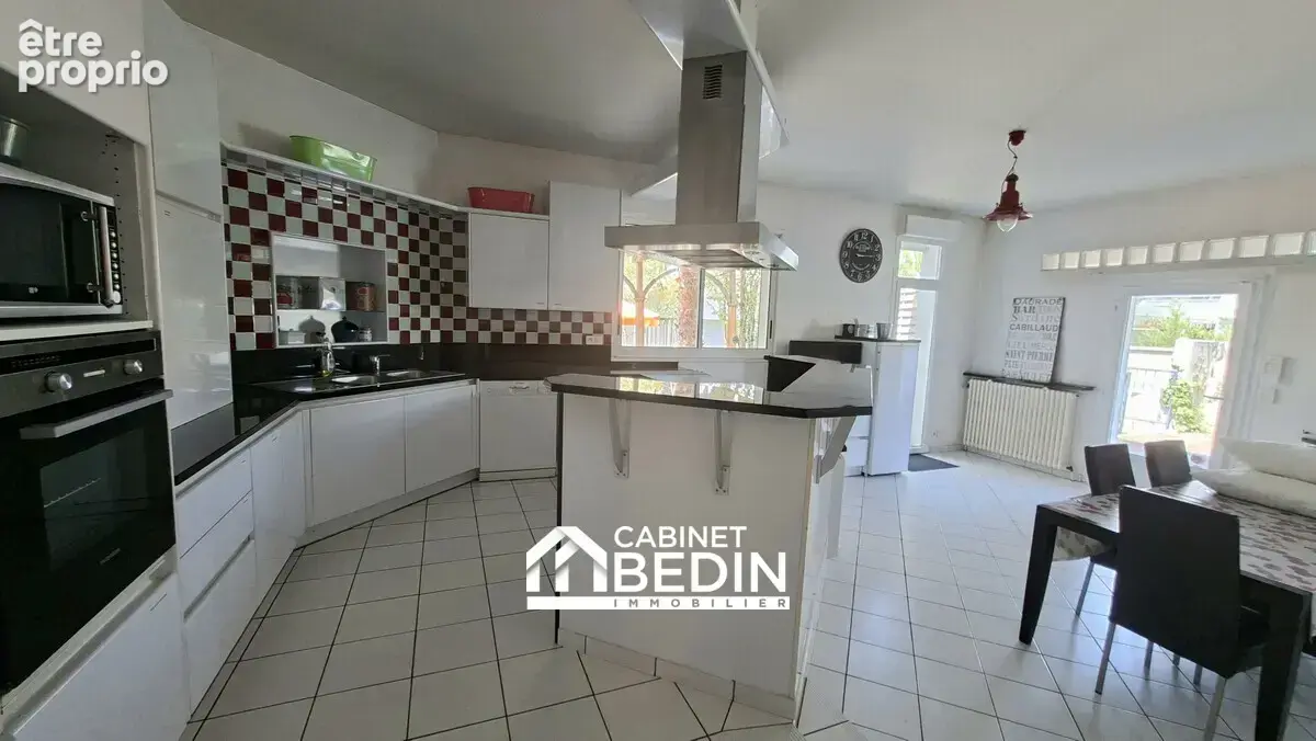 Maison 10 pièces 330 m² à vendre à Ares (33740) - photo 5