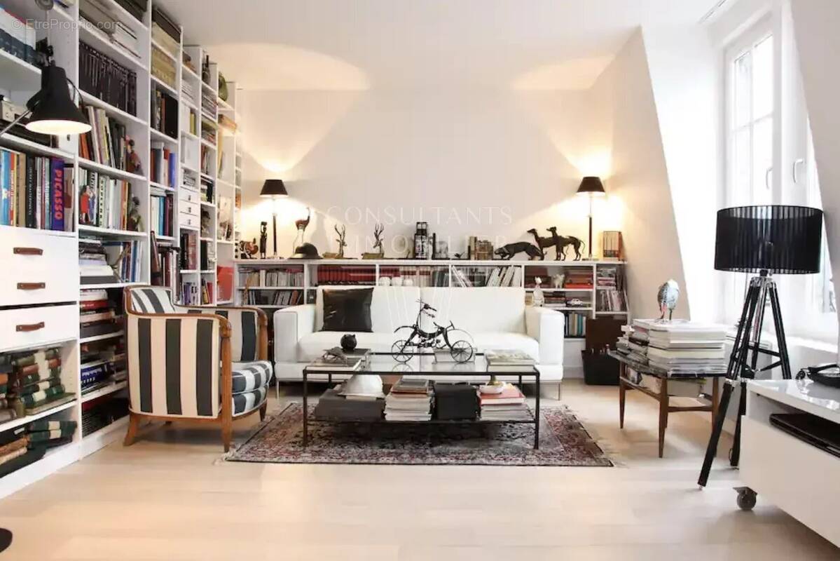 Appartement à PARIS-17E