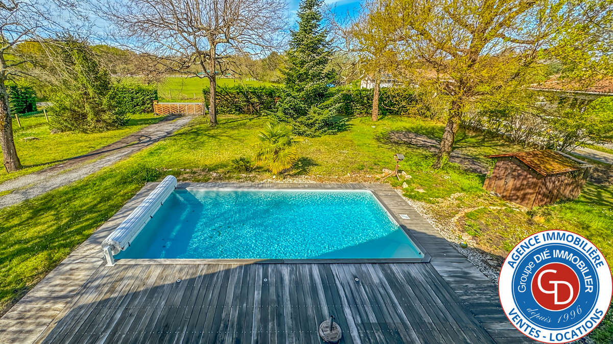 Villa avec 5 chambres, garage et piscine - photo 35