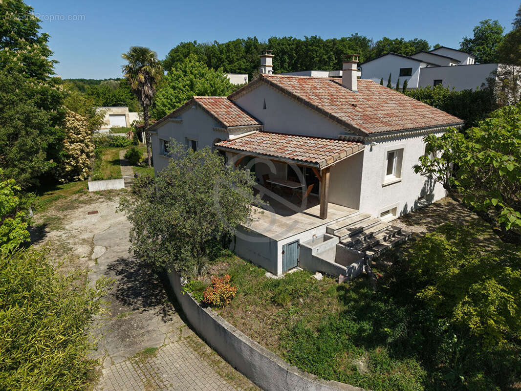 Maison à SALAISE-SUR-SANNE