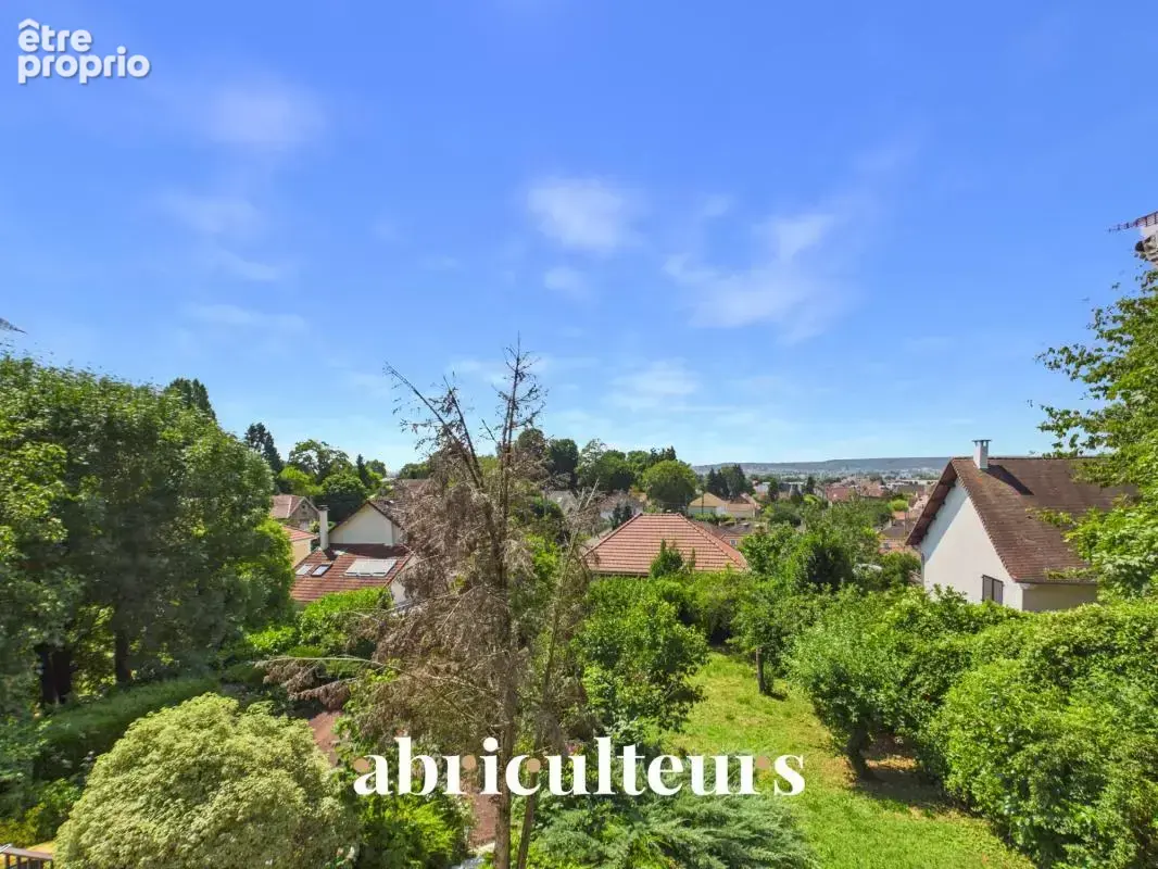Maison familiale lumineuse avec grand jardin, terrasse et 5 chambres à Saint-Leu-la-Forêt (95320) - photo 2