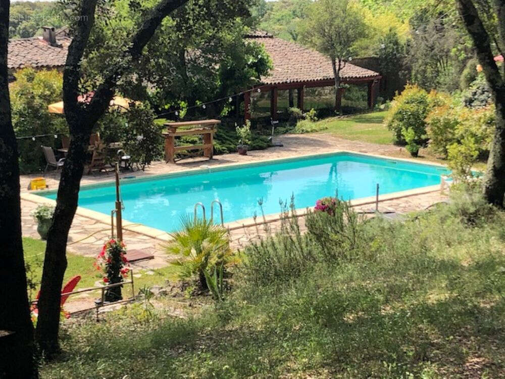TORNAC, Demeure de prestige de plus  20 pièce(s) 750 m2 sur environ 7 Hectares - photo 8