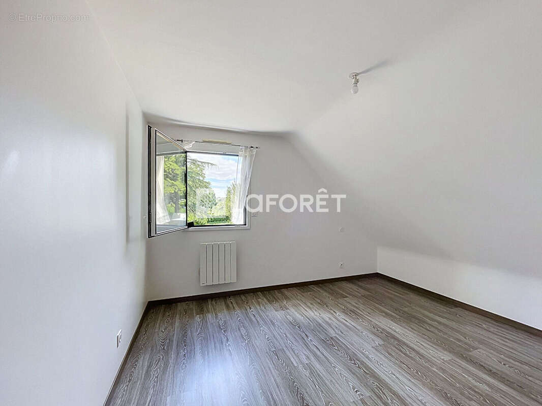 Maison La Chapelle De Brain 4 pièce(s) 130 m2 - photo 8