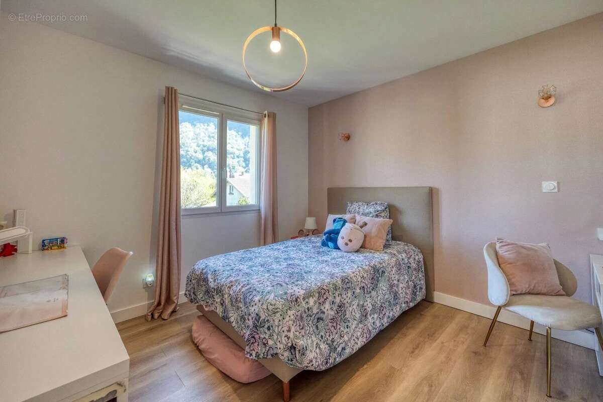 Maison à SAINT-EGREVE