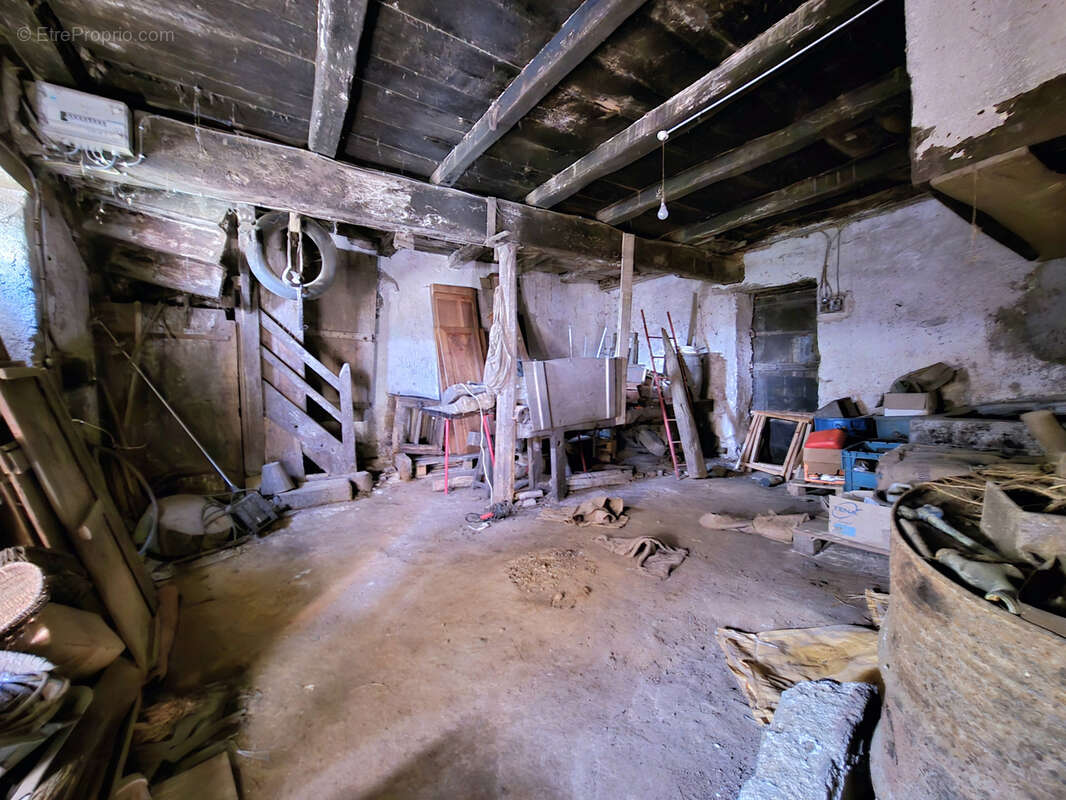 Parking à MOUZILLON