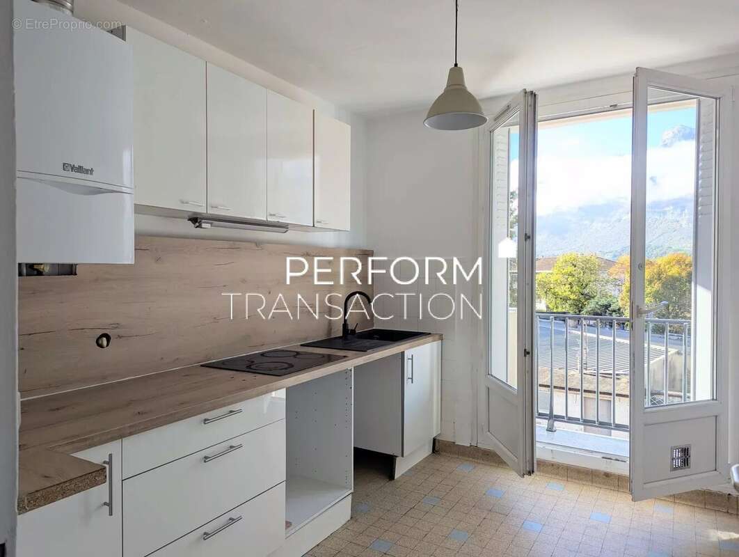 Appartement à LE PONT-DE-CLAIX