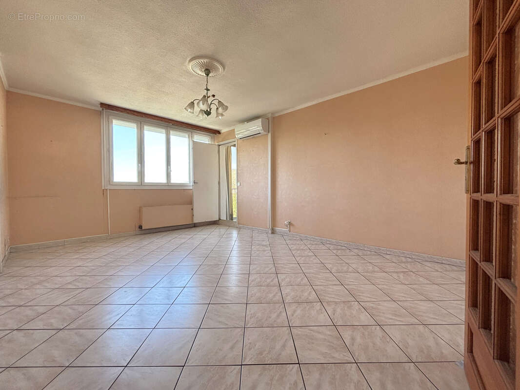 Appartement à LA VALETTE-DU-VAR