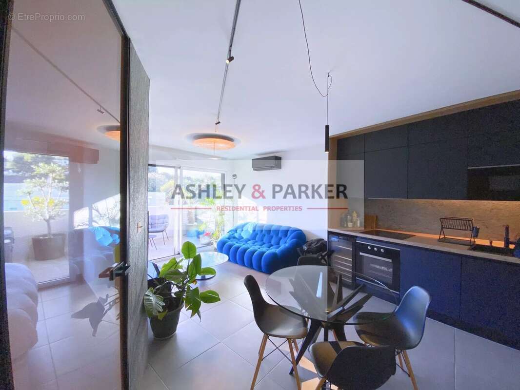 Appartement à VILLENEUVE-LOUBET
